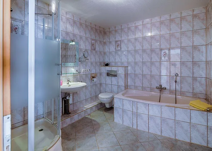 布拉姆巴赫埃布特拉森酒店 Dessau-Rosslau