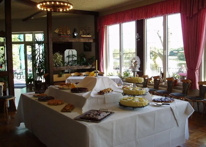 Pensjonat Elbterrassen Zu Brambach 4*