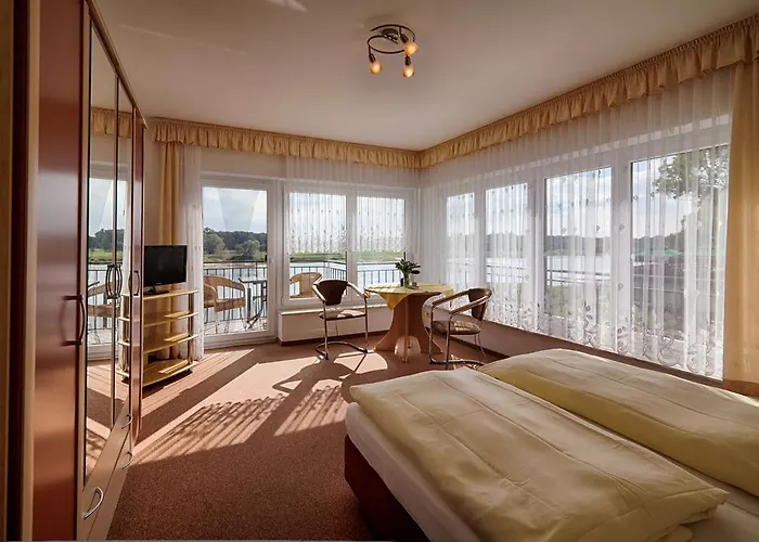 Pensjonat Elbterrassen Zu Brambach 4*