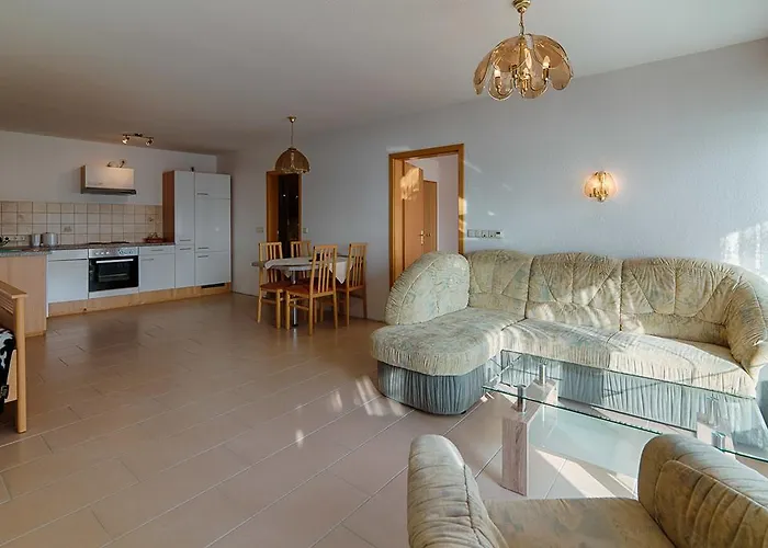 布拉姆巴赫埃布特拉森酒店 招待所